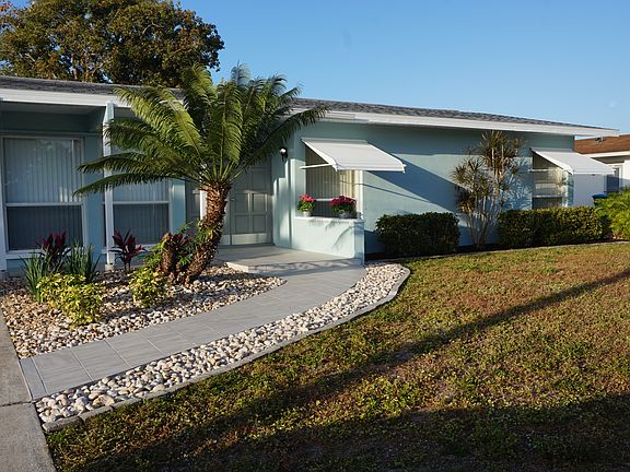2nd image of 3824 SE 10th Pl