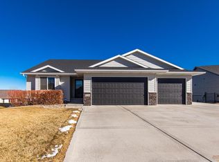 4326 Vinecliff Dr, Rapid City, SD 57703
