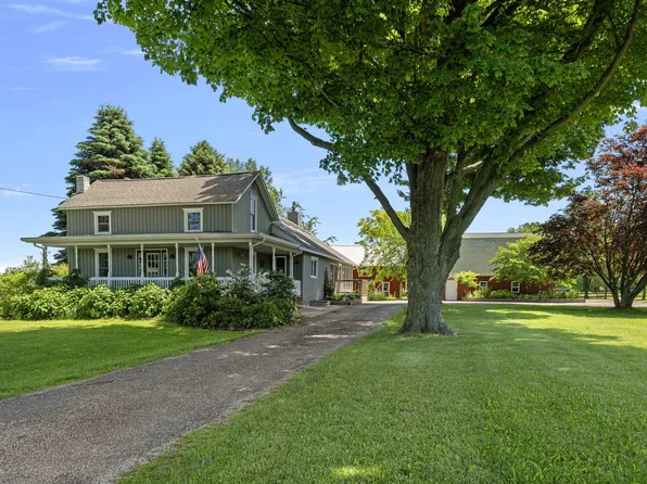 8467 S Scottdale Rd, Berrien Springs, MI 49103