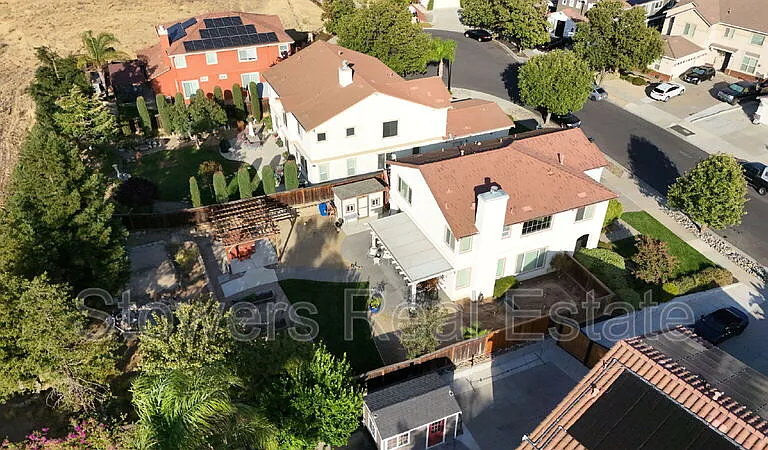 729 Copperfield Ct — Photo 47