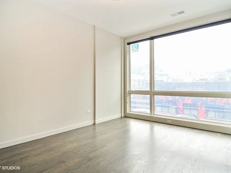 2742 N Lincoln Ave #201 — Photo 8