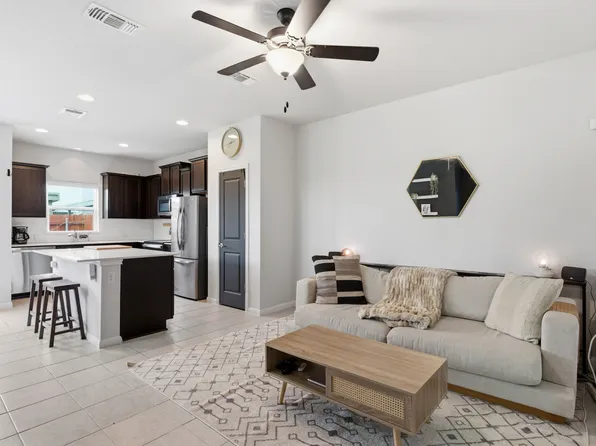 9500 Grapevine Leaf Dr, Manor, TX 78653