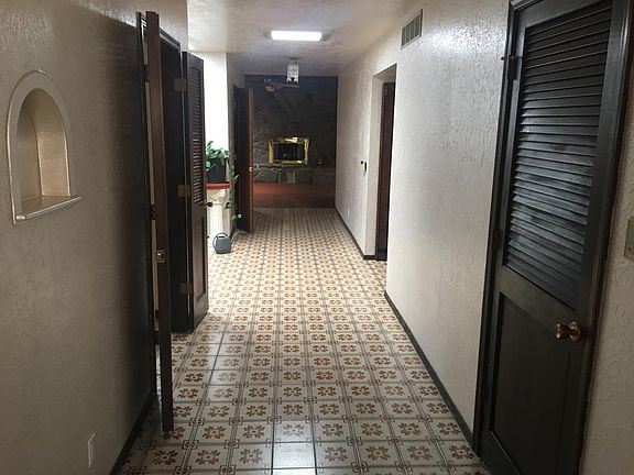 2nd image of 6940 Arvilla Pl NE