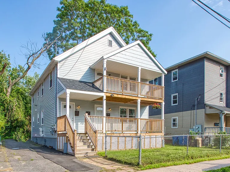 12 Martin St #1 — Photo 5