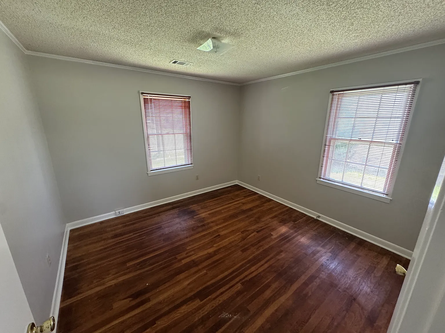 3 bed, 864 sqft, $1,295 — Photo 4
