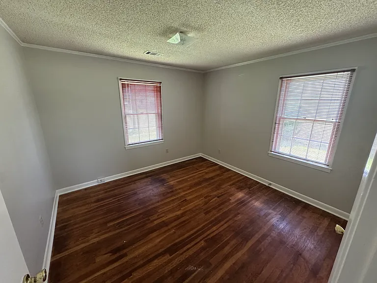 3554 Venable Rd — Photo 4