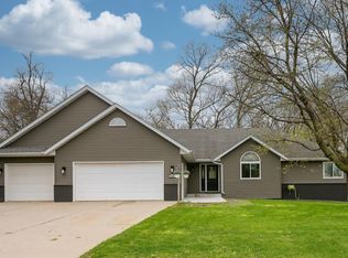 2546 Pine Ridge Blvd, Red Wing, MN 55066