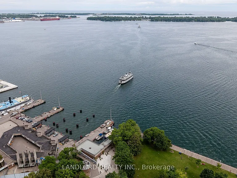 33 Harbour Sq #2208 — Photo 40