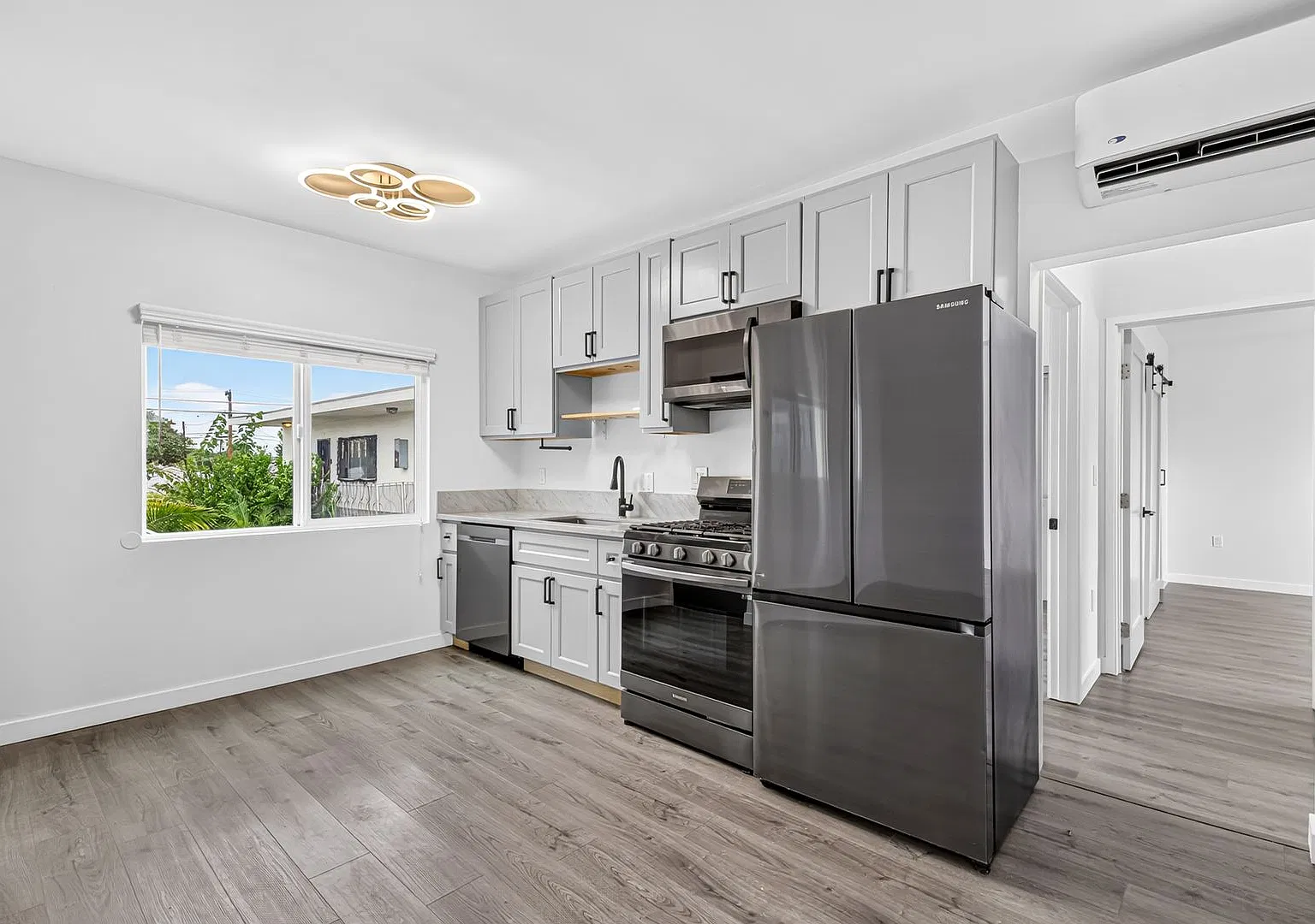 15301 Prairie Avenue — Photo 3