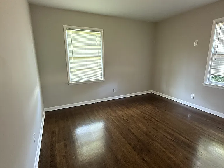 2245 3rd St NE — Photo 7