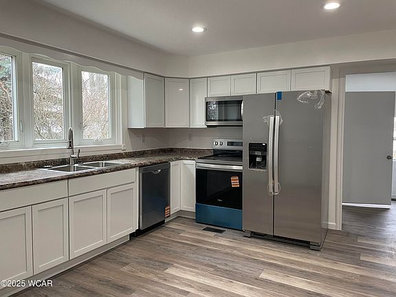 5th image of 309 N College St