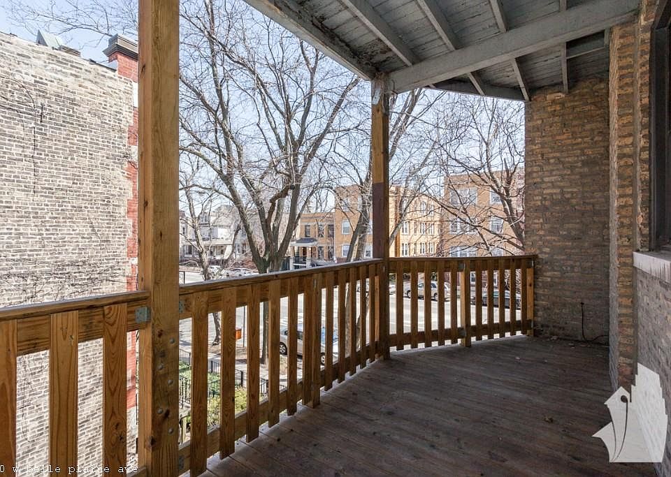 1st image of 1600 W Belle Plaine Ave #1424