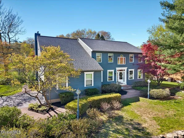 11 Fox Run, Latham, NY 12110