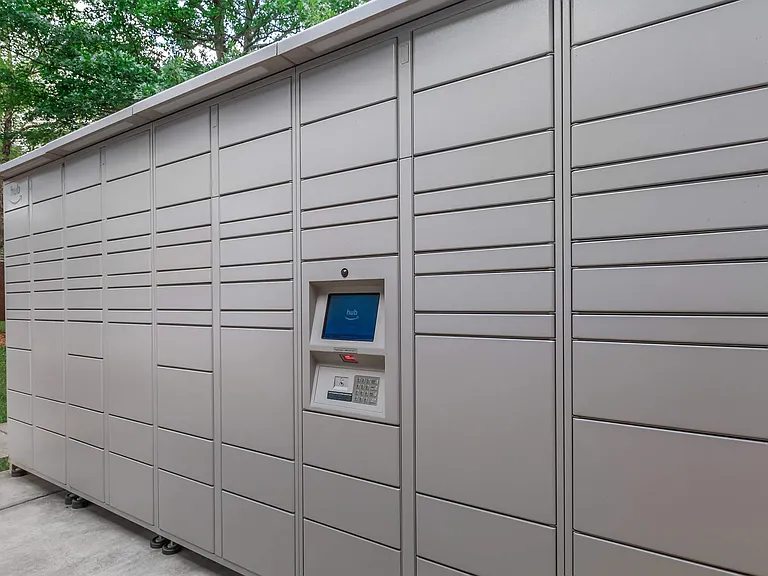 Amazon Hub 24/7 Automated Parcel Center