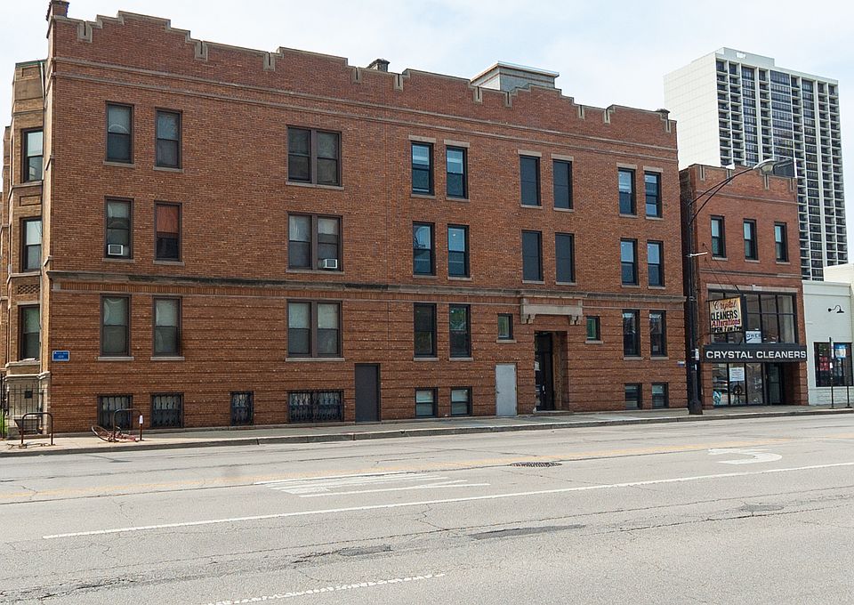 1st image of 1554 N La Salle Dr #202