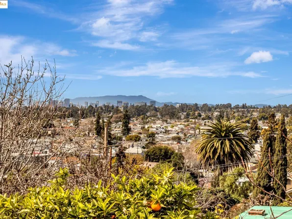 4521 Fairbairn Ave, Oakland, CA 94619