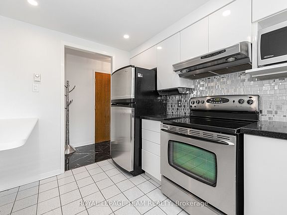 5th image of 939 N River Rd #105