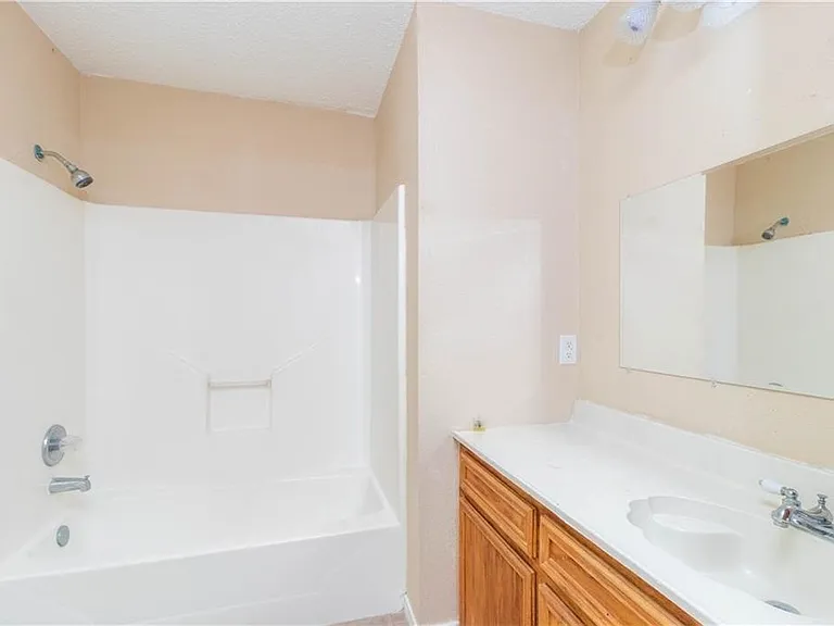 7945 Fox Dr — Photo 9
