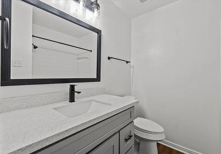 2100 Saint Lucia Calle — Photo 16