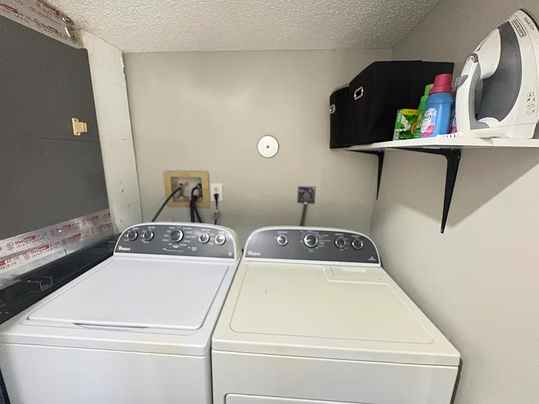 690 SE 23rd Ave #1 — Photo 27