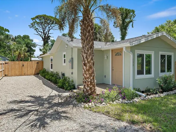 430 Harvard St, Englewood, FL 34223