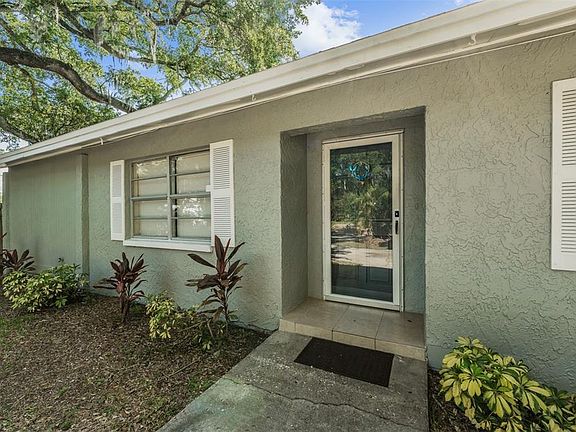 4th image of 9616 N Oklawaha Ave #1/2