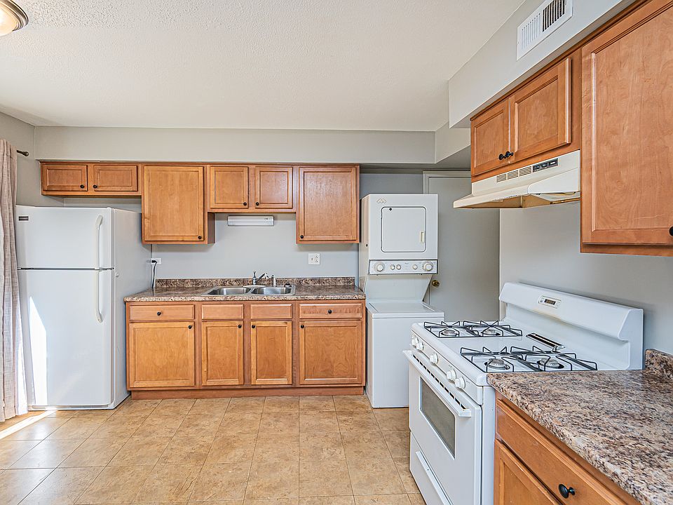 195 Thomas Ct Bartlett IL Zillow