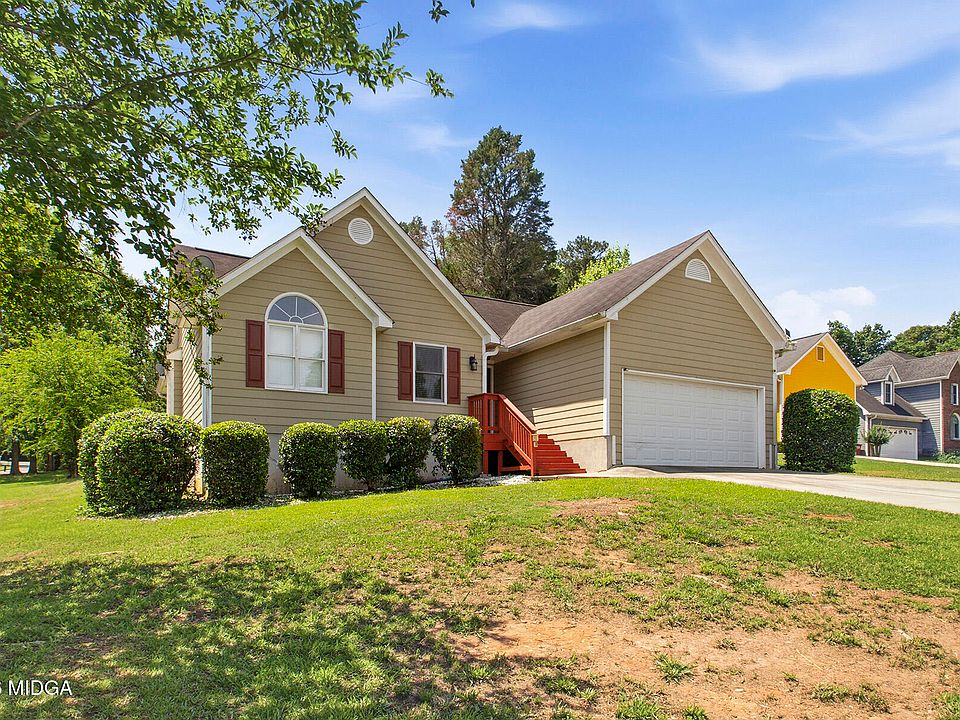 1st image of 135 Chadwick Dr