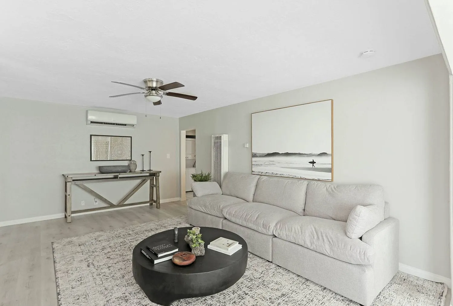 4 bed, 2.0 bath, 1399 sqft, $4,729 — Photo 3