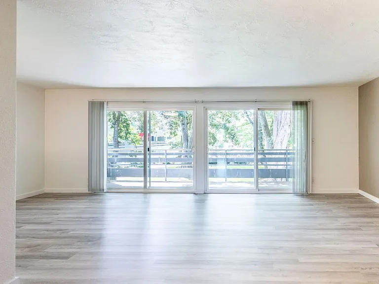 Edgemont Apartments — Photo 45