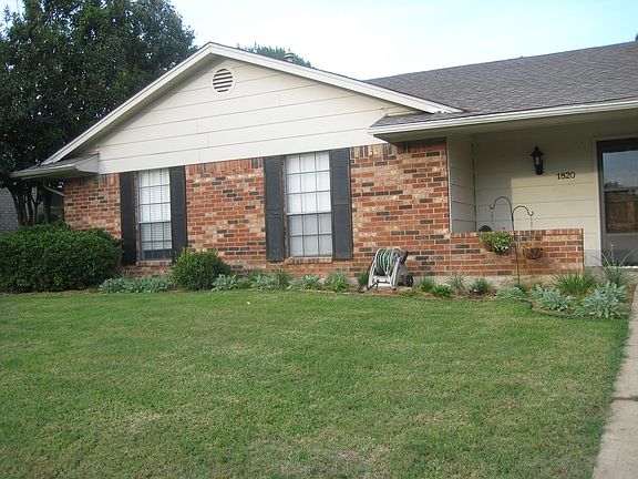 2nd image of 1820 Idaho Dr