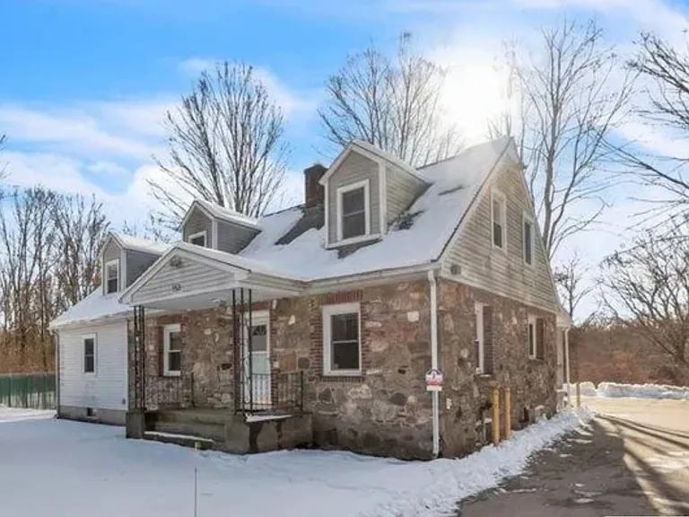 153 Hunting Lodge Rd — Photo 1