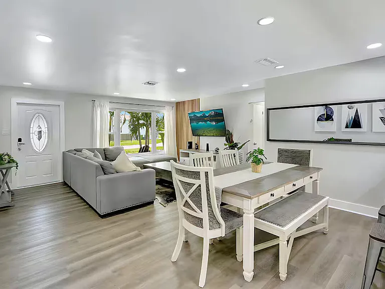 2809 NW 7th Ave — Photo 11