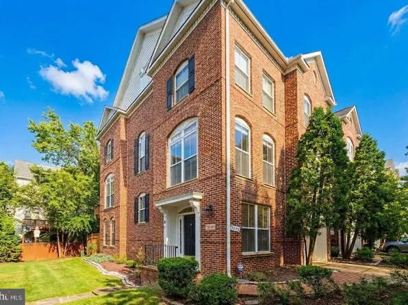 5256 Bessley Pl, Alexandria, VA 22304