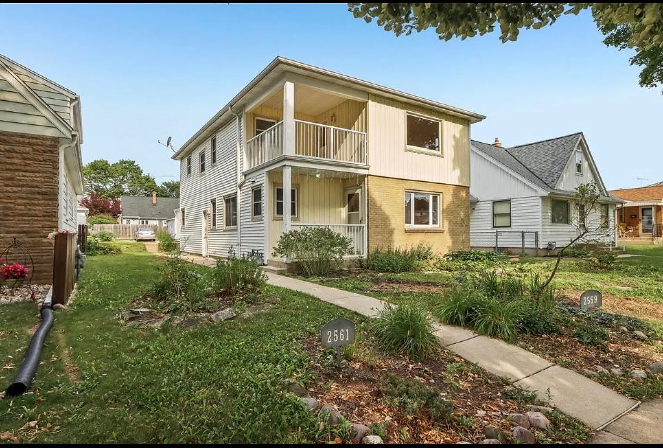3 bed, 1100 sqft, $1,800 — Photo 4