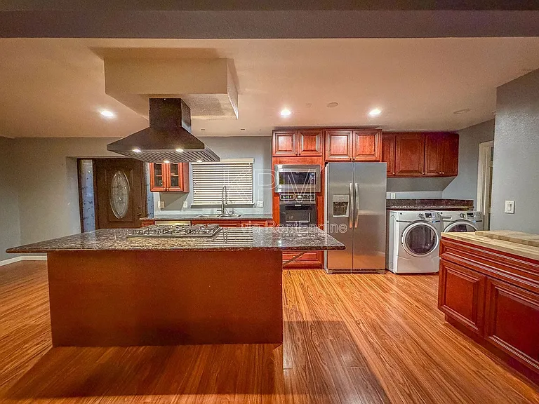 420 E Hampton St #B — Photo 9