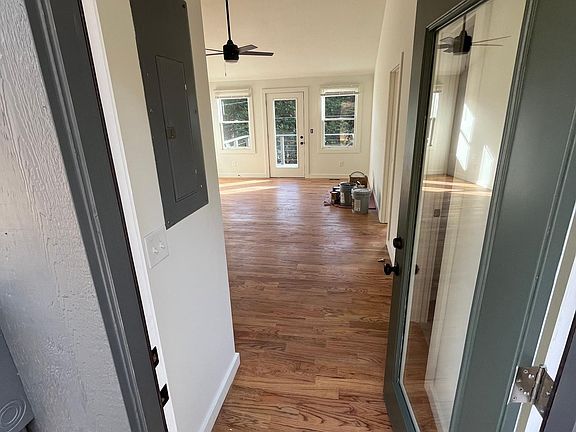 3rd image of 38 Trinity Ln