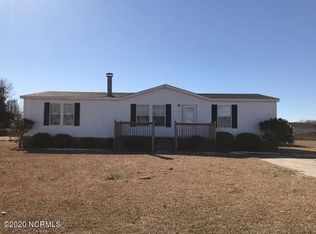 111 Magnolia Ln, Hubert, NC 28539