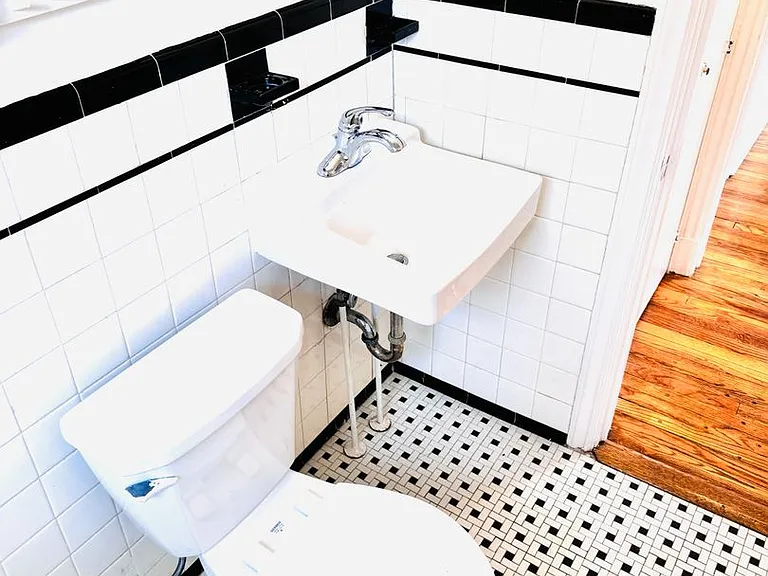 908 Hudson Ave FHY Properties, LLC — Photo 35