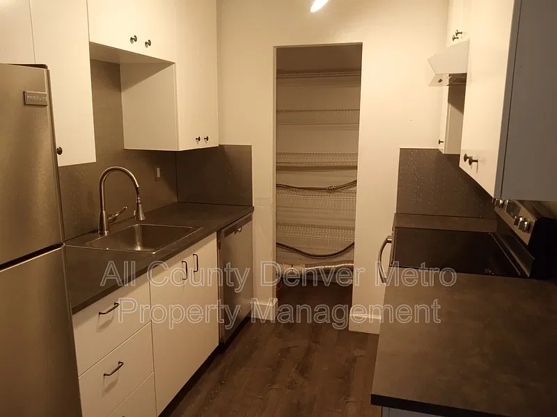 2 bed, 1.0 bath, 800 sqft, $1,835 — Photo 4