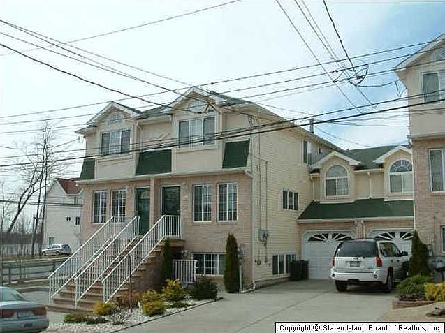 1st image of 16 Pheasant Ln