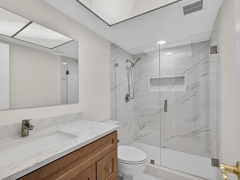 52 Yacht Club Dr #305 — Photo 29
