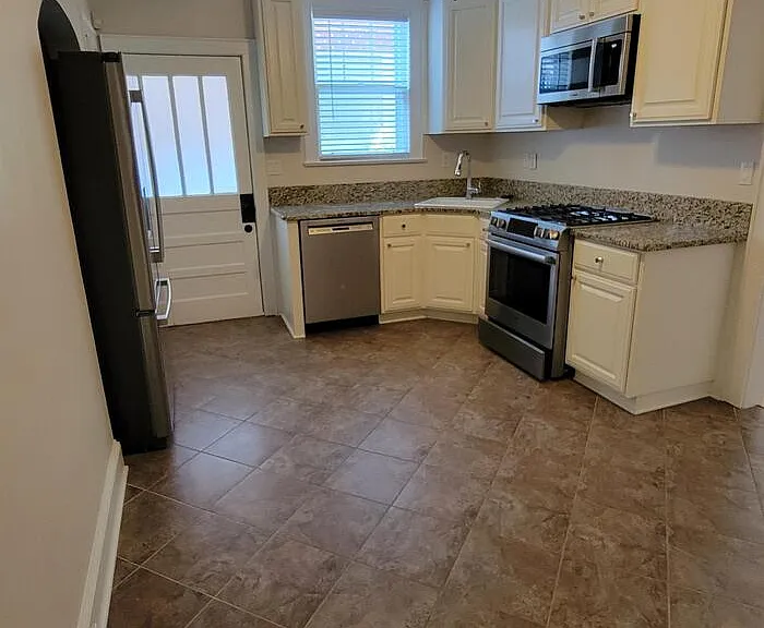 2306 Marion St #1 — Photo 15