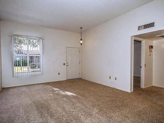 4th image of 9955 W Hawthorn Dr