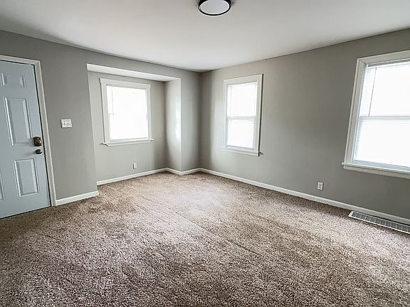 2nd image of 2302 S Hackley St