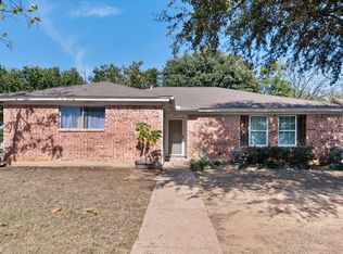 4009 Spring Brook Dr, Arlington, TX 76001