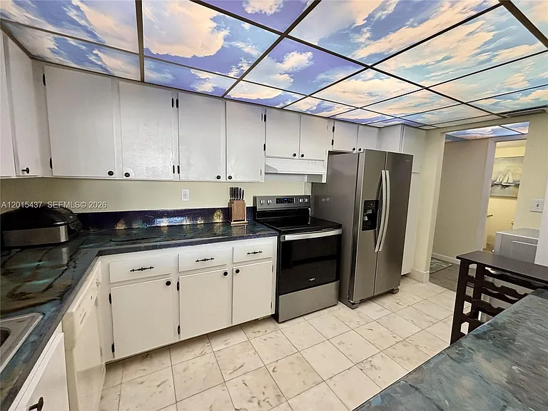 6801 Indian Creek Dr #402 — Photo 11