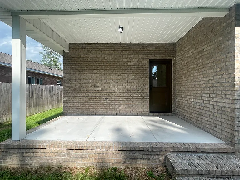 1578 Hickory St — Photo 3