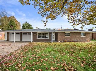 633 Debbie Dr, Gallipolis, OH 45631