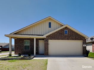 401 Falling Star Dr, Haslet, TX 76052
